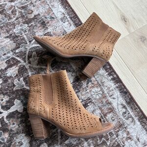 TOMS Majorca‎ Perforated Suede Open Toe Booties Tan Brown Womens 7.5 10010015